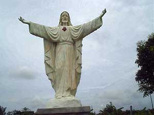 statue of the Sacred Heart of Jesus