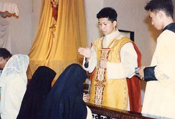 Fr. Soliman giving his first blessing