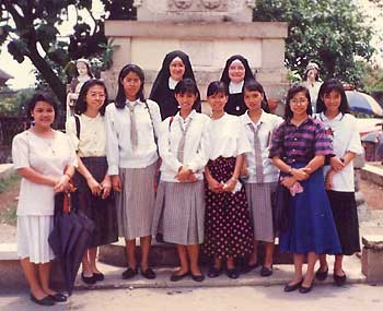 SSPX Sisters in Manila "hunting" for vocations