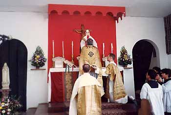 Fr. Black offers first solemn high mass in the Philippines