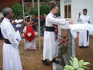unveiling the Souvenir Plaque